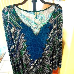 Cato Top 26/28W, Excellent Condition. No stains or tears.